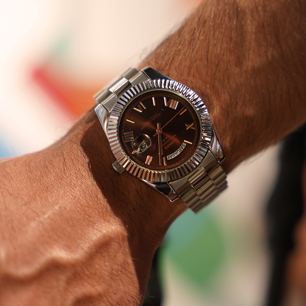 Noble Hours® Crown Date