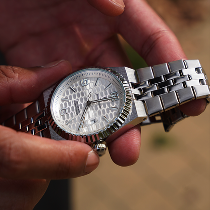 Noble Hours® Dweller