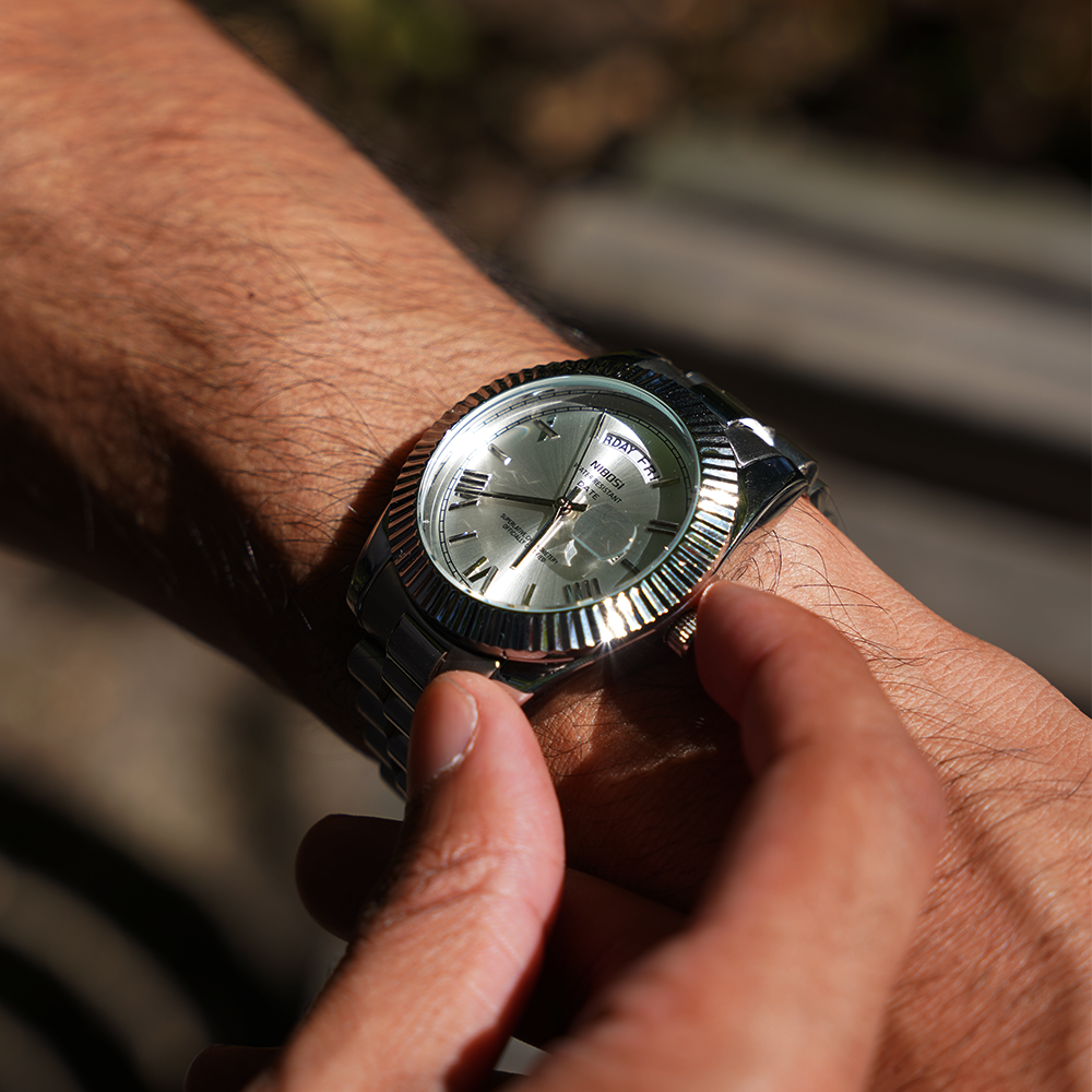 Noble Hours® Crown Date