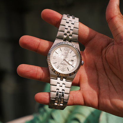Noble Hours® Dweller